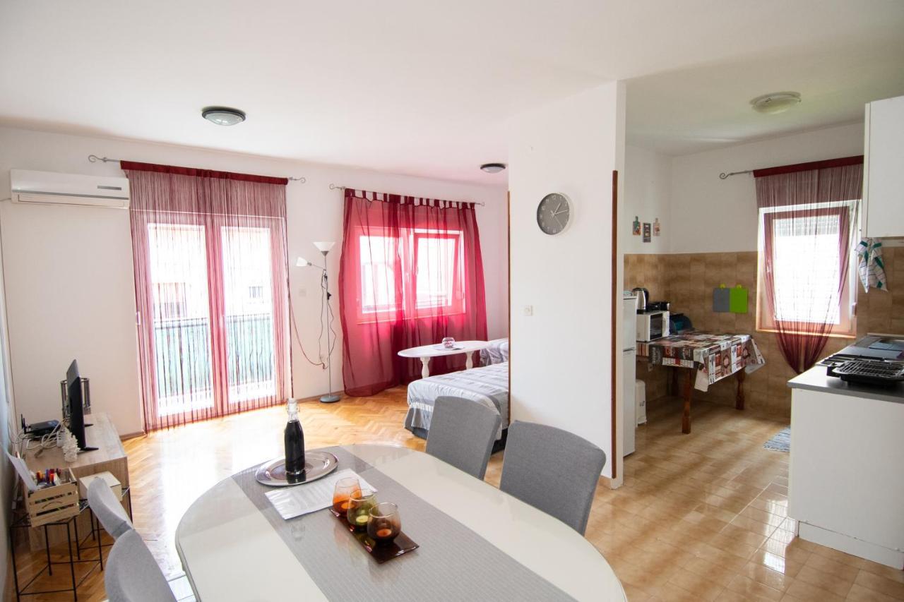 Apartmani Ivana Kastela Ngoại thất bức ảnh