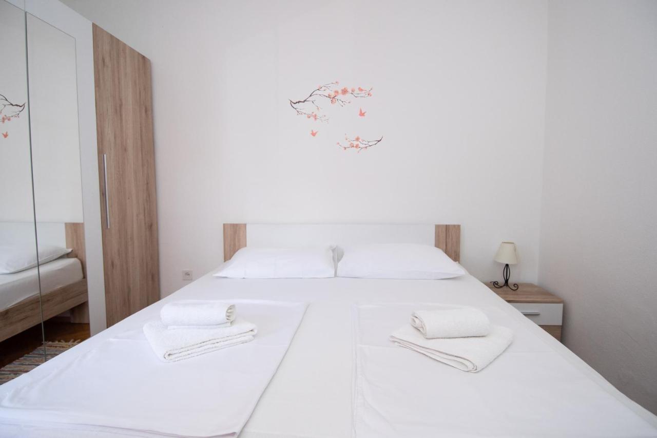 Apartmani Ivana Kastela Ngoại thất bức ảnh